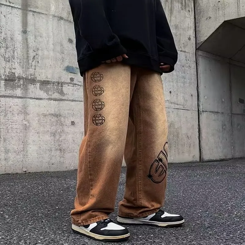 Pantaloni da uomo Moda Lettera Graffiti Marrone Hip Hop Uomo Jeans larghi Y2K Vestiti Pantaloni denim vintage dritti Pantalon Homme 230317