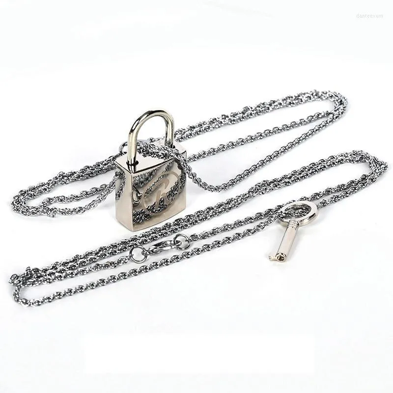 Pendant Necklaces 2Pcs/Set Ai Yazawa NANA Lover's Key&Lock Metal Necklace Chain Cosplay Accessories