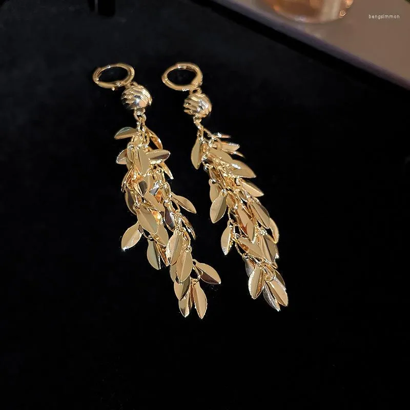 Baumelnde Ohrringe Minar Vintage Goldfarbe Metallic-Blätter Lange Quasten-Ohrringe für Frauen Mädchen vergoldeter Kupfer-Blatt-Schmuck