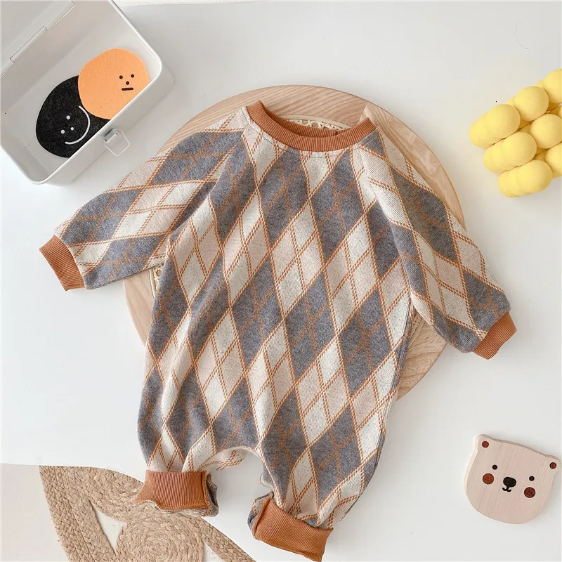 Rompers Korean Style Autumn Baby Sweater Jumpsuit Diamond Cotton Long Sleeve Knit Jumpsuits For Toddler Kids Soft Bekväma overaller 230317