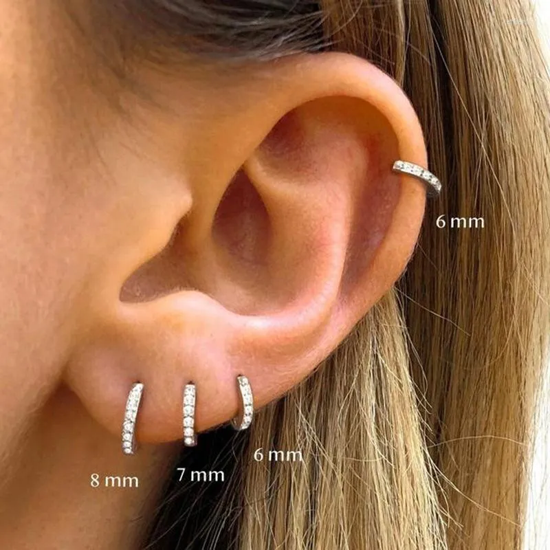 女性のためのカラフルなフープイヤリングミニマリストラウンドゴールドメッキジルコンシンプルな軟骨耳のピアスジュエリー複数のサイズ