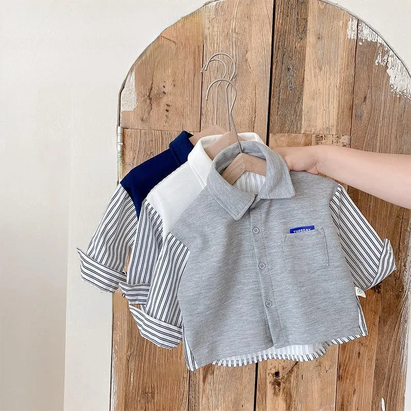 Kinderhemden Kinderhemden im koreanischen Stil 1–7 Jahre Herbstmode für Babys, gestreifte Hemden aus Baumwolle, schicke Langarmshirts 230317