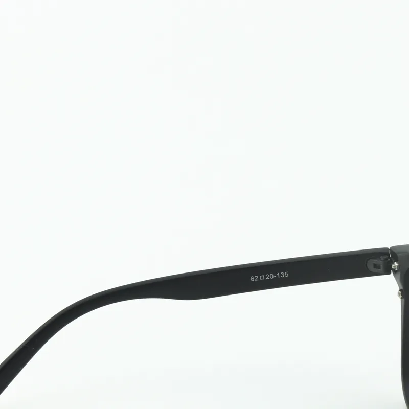 Nouvelles lunettes de soleil carrées de mode pour hommes femmes cadre noir argent miroir fleur lettre lentille conduite marque lunettes de soleil lunettes de sport de plein air{category}