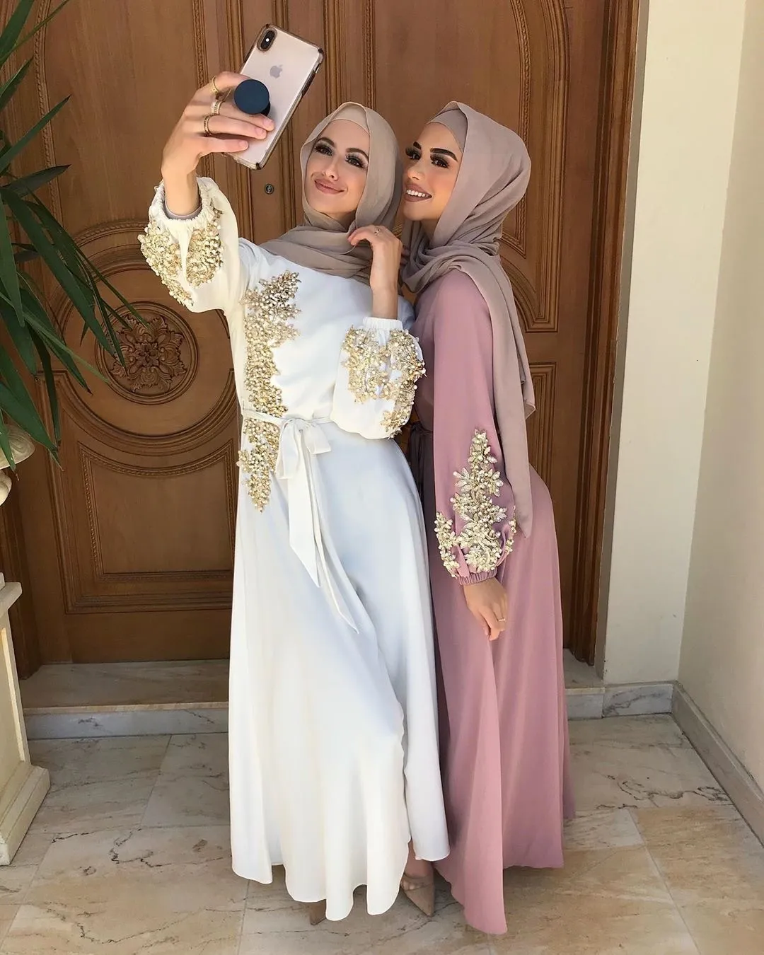 Etniska kläder Abaya broderade muslimska långa klänningar Kvinnor Pärlor Kaftan Abayas Robe Femme Musulmane Dubai Hijab Vestido Islamiska Abayat 230317