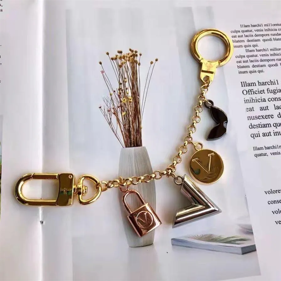 Porte-clés de luxe haute qualité Designer marque hommes voiture porte-clés femmes boucle pendentif cadeau exquis avec boîte Dustbag275D