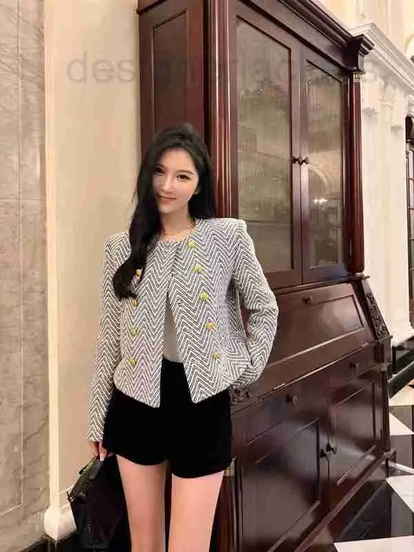 Dames Jackets Designer 2023 Brand Jacket OOTD NIEUWE DRUMEN AUTUNT Winter Fashion Jacket High-End Metal Buckle Tweed Casual Spring Coat Cardigan Bo1p