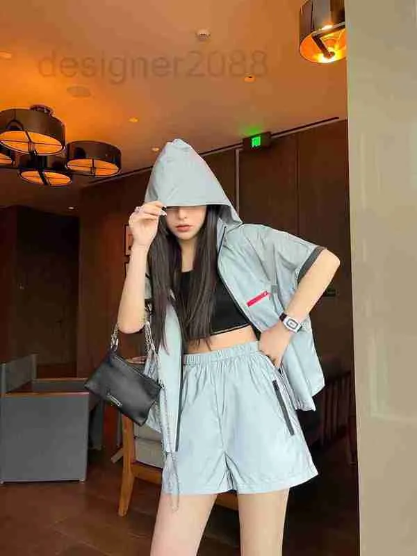 Women's Two Piece Pants designer Summer new luminous casual suit hidden hat with classic red label is really cool and handsome X6ZH