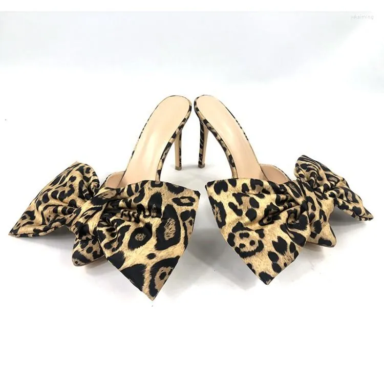 Hausschuhe Sommer Sexy Schwarz Offene spitze Große Fliege Leopard Mode Stiletto Ferse Frauen Party Slip Auf Slingback Schuhe 2023