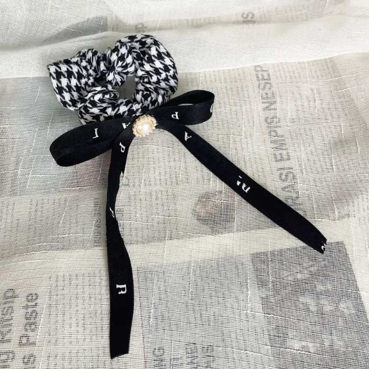 Роскошный дизайнер-дизайнер для повязки на голову Женщины бренд черная белая решетка для волос Bownot Elegant Women