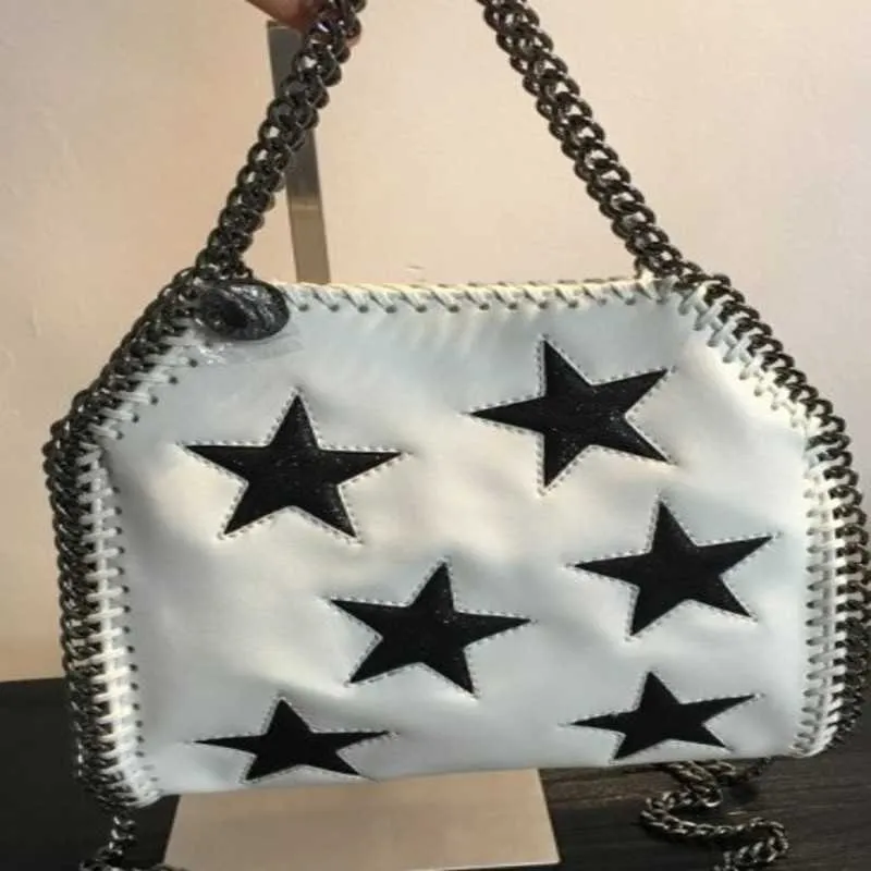 Nuevo bolso personalizado con cadena de estrellas para mujer, bolso cruzado de un solo hombro, Europa y Estados Unidos, versión coreana del bolso de diseño