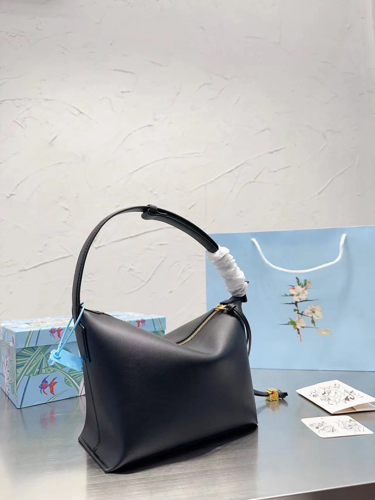 2022 Новая сумка для подмышки женская сумочка модная повседневная сумка роскошная сумка дизайн вышивки с премиум