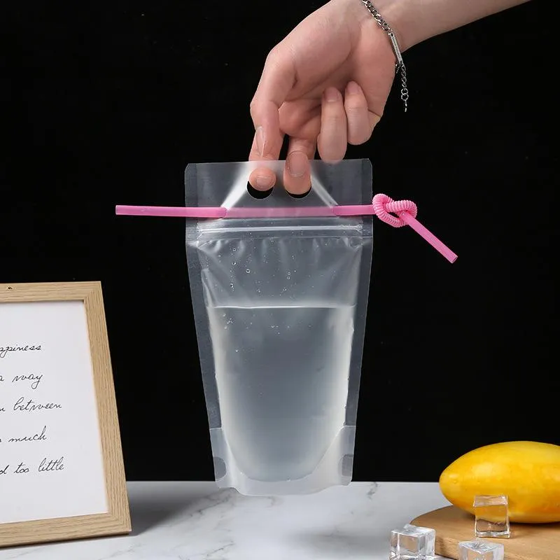 Nieuwe drinkzakken 17oz zakken Frosted Claimed Zipper Stand-Up Plastic Drinktas Holder Herstelbare warmtebestending met stro