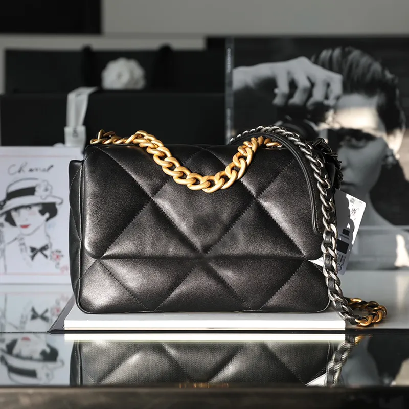 Designer Handbag Luxury Crossbody Bags Chain Flap Bag 26CM 10A Mirror  Quality Lambskin Shoulder Bags With Box C012 From Famousbrandhandbag,  $330.91