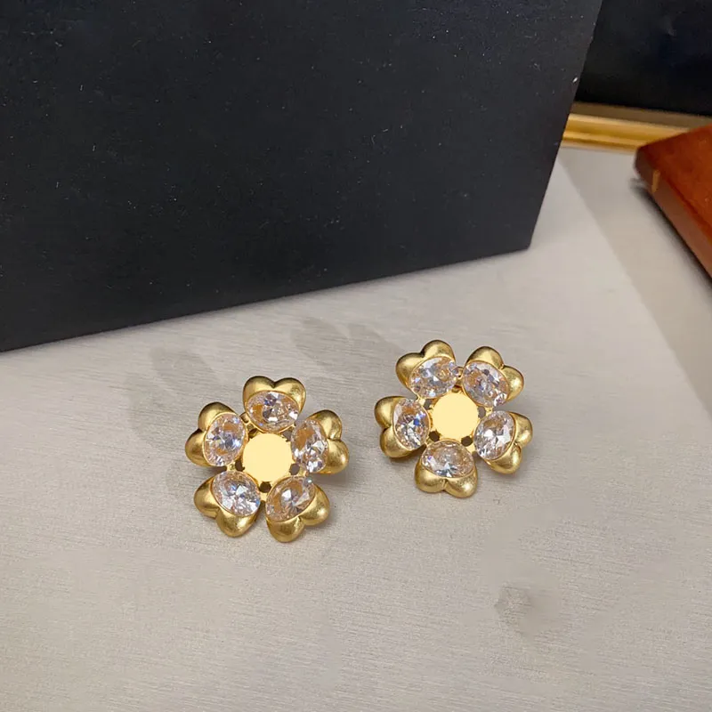 Gold Flower Women Earrings Heart Love Petal Charm with Diamonds Engagement Anniversary Nice Jewelry