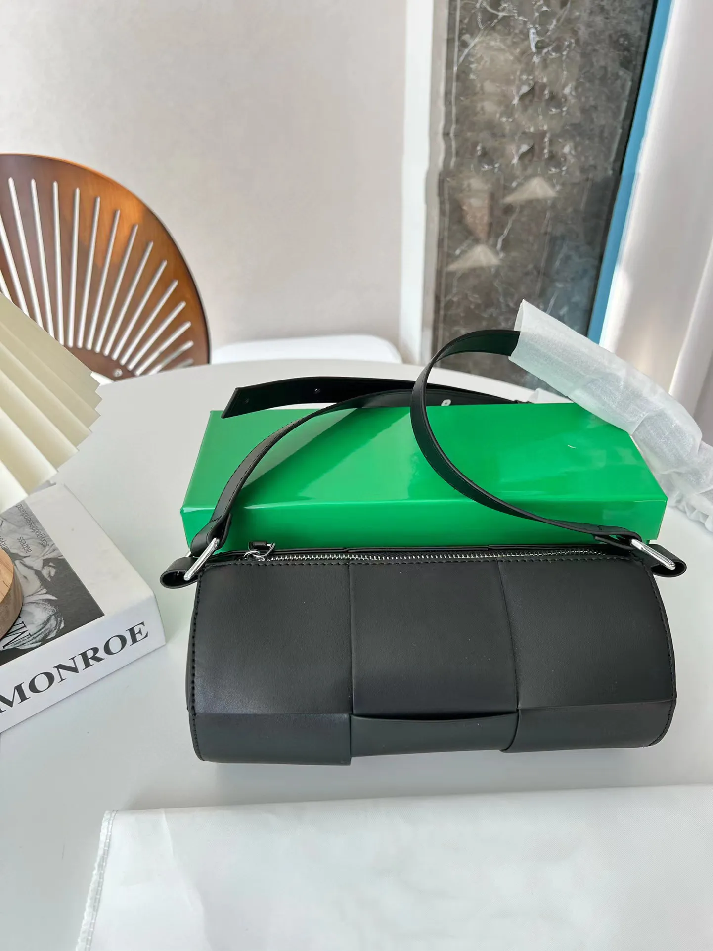 Fashion Roller Bag Women's Handbag Exquisite Shoulder Bag Designer Bag Large Capacity Interleaved Leather Feel Clearly Elegant and Magnificent