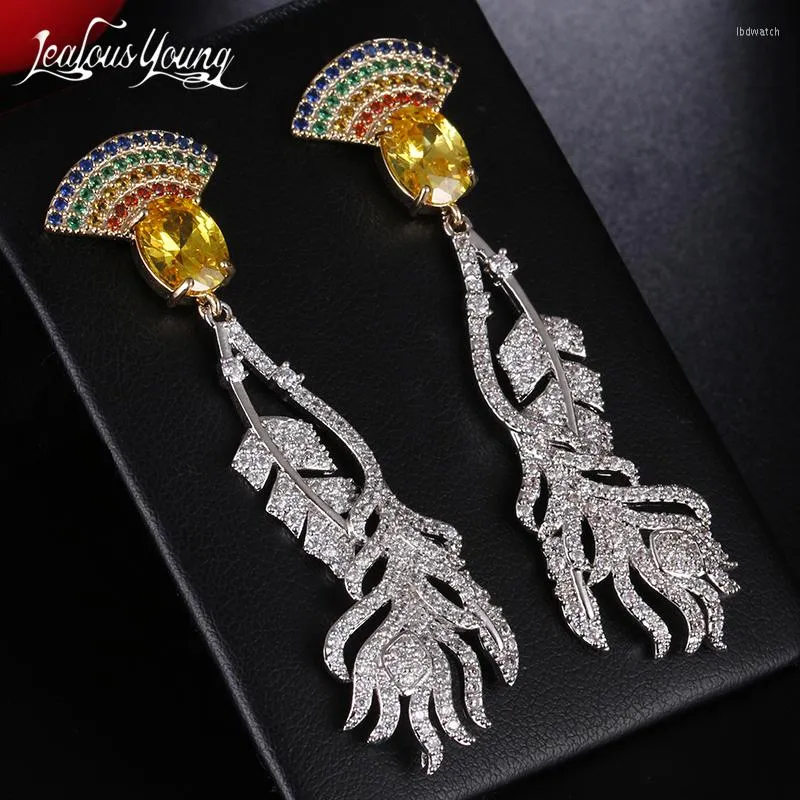 Pendientes colgantes Joyería de moda Gota de hoja de color oro blanco para mujer con circón Bridal Club Factory Kupe AE532