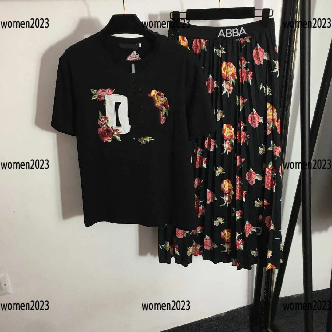 Damespak Girl Sets Ladies Dress 2pcs geborduurde letter T-shirt en bloemenprint rok zomer gratis verzending s-xl nieuwe aankomst mars mar14