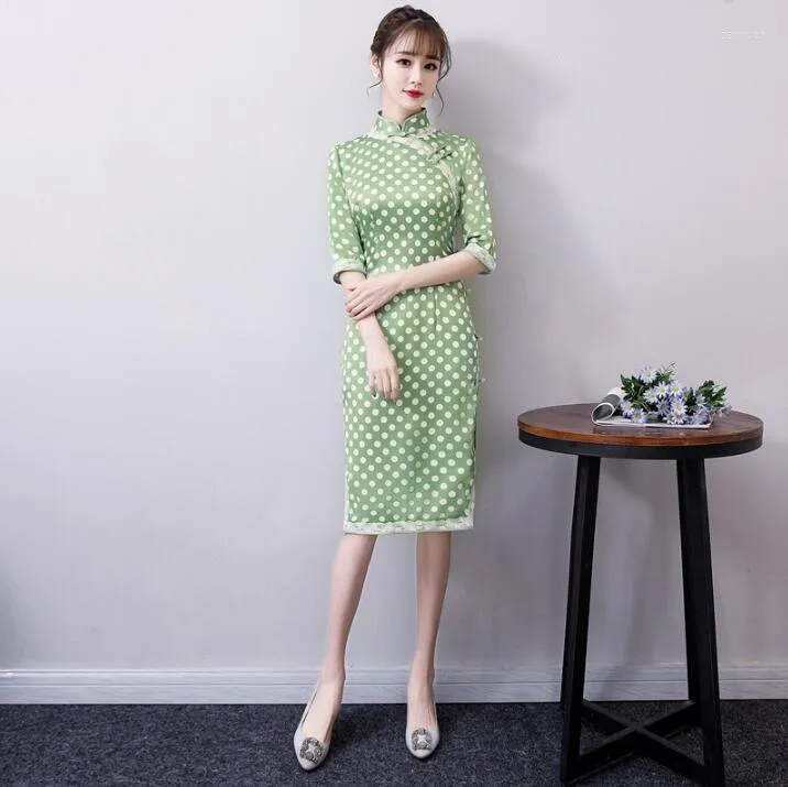 Этническая одежда колледж студент прибытие девочек Женщины зеленый в горошках-тонгсам ежедневно модифицированные ретро-китайские китайцы продают винтажные моды молодые