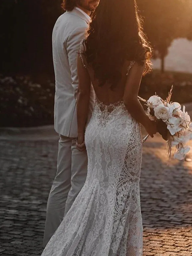 Abito da sposa in pizzo, abito da sposa boho boho con maniche lunghe e schiena scoperta / SARAH in pizzo francese - Italia