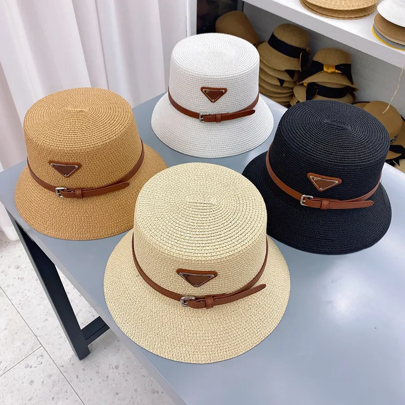 Casquettes de créateur pour femmes, boucle de ceinture triangulaire inversée, chapeau de seau en paille de papier, chapeau de paille coloré à dessus plat, pare-soleil, protection solaire, chapeau de plage, chapeau haut de gamme