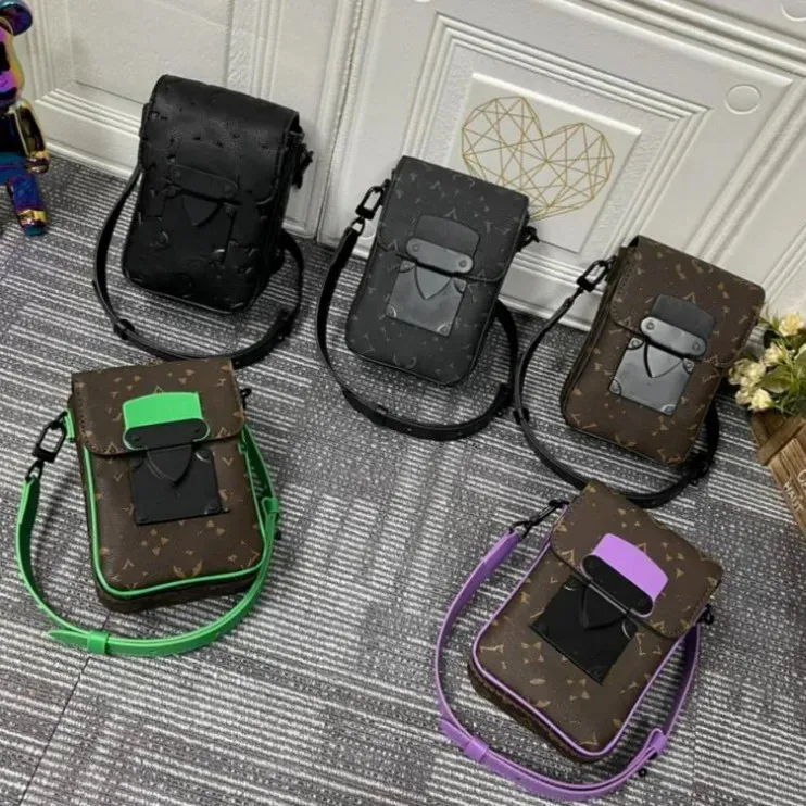 Luxurys väskor låser handväskor bärbar plånbok på messenger väska män kvinnor designer crossbody äkta läder monogram gröna axelväskor handväskor plånböcker