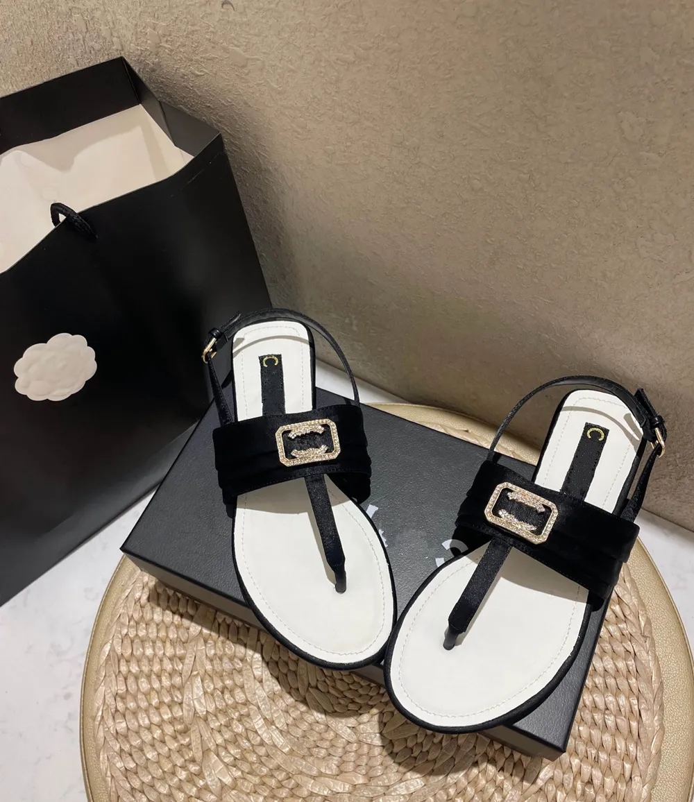 Paris Women Beach Sandals 2023 Summer Flat Shoes Slip On Sandals tory Non-slip Metal buckle Solid Color Female Fashion Flip Flop Slides tb