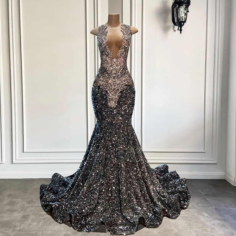 Abiti da ballo lunghi di lusso 2023 Sirena sexy montata scintillante argento con paillettes di diamanti neri Abiti da sera per ragazze da sera di gala Robe De Soiree Customed