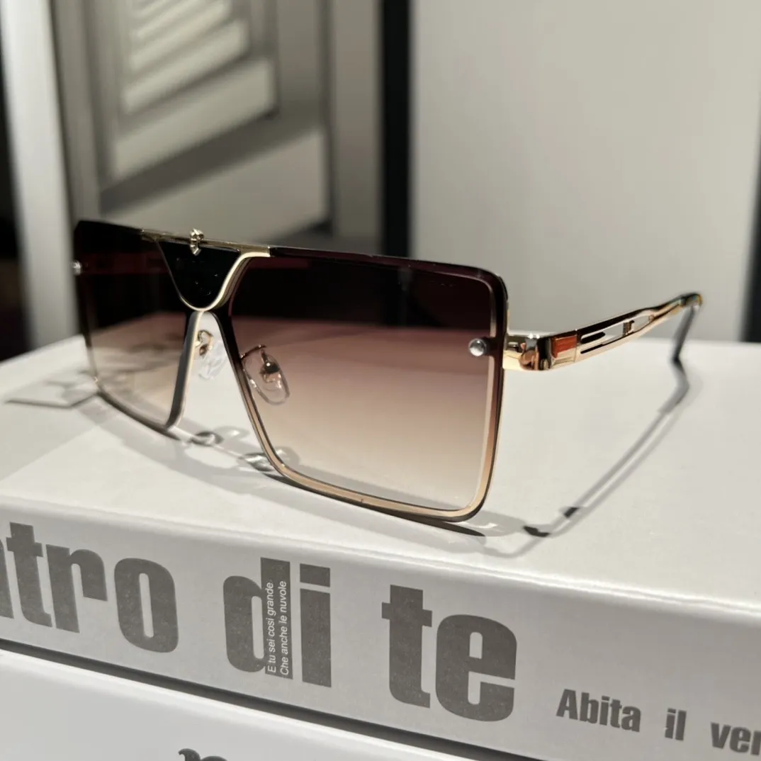 Luxus-Mode-Sonnenbrille für Frauen, heiße Designer-Sommer-8346-Stil, Anti-Ultraviolett-Retro-Platte, quadratisch, Vollformat-Brille, zufällige Box