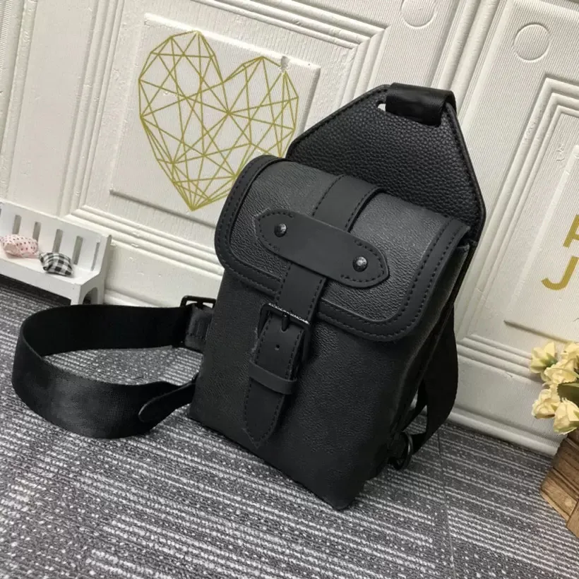 Mochila Mensageiro Mens Bolsa De Ombro Lona Genuína Couro Cruz Corpo Preto Bolsa Homens Luxurys Designers Flip Bags Bolsa Bolsa De Ombro Mini Mochila Bolsa