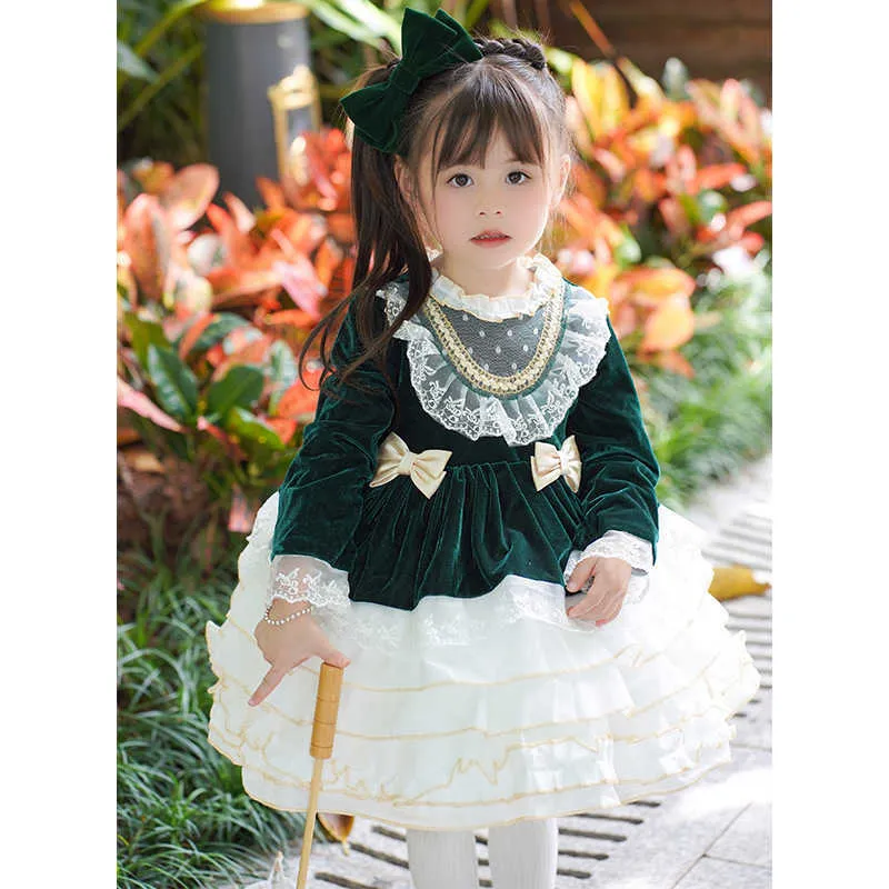 Flickans klänningar Baby Girl Dress Spring Autumn Vintage Spanish Pompom Ball Gown Princess Lolita Dress for Children Girl Christmas Birthday Dress