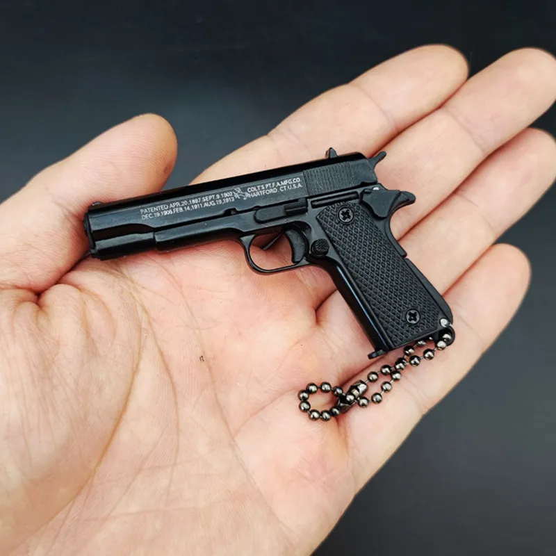 Black Metal Pistol Gun Toys 1911 Model Keychain 1:3 Portable Alloy Pistol Shape Mini Assembly Guns Toy Pendant Gift 1988