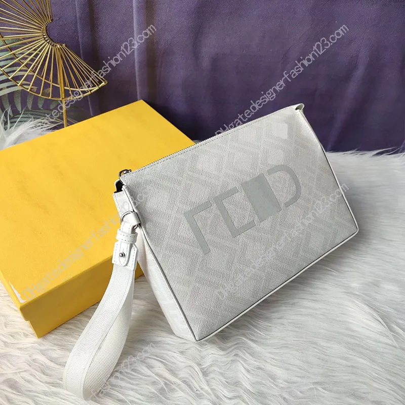 Bracelet clutch bag 2025