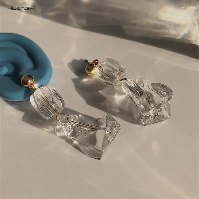 Kolczyki Dangle Huanzhi 2023 Geometryczne przezroczyste kryształowe akrylowe nieregularne kostki długa kropla dla kobiet Prezenty biżuterii dla dziewcząt