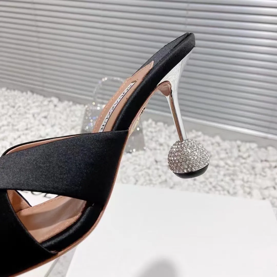 Aquazzura sandalen hoogwaardige nieuwste vrouwen met hoge hakken slippers ontwerper Stiletto Mules Diamond Ball Metal Heel 10,5 cm zijden slip-on open teen sexy werk ce9l