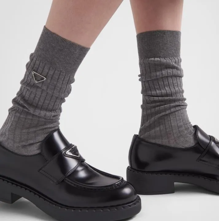 Tasarımcı Çorap Çorap Tasarımcı Pamuk Çoraplar Çorap Çorapları Kadınlar İçin Yeni Bayanlar Seksi Tam Mektup Baskılı Çorap Çorap Kaliteli Hediyeler 3 Renk Dropship Rkfl