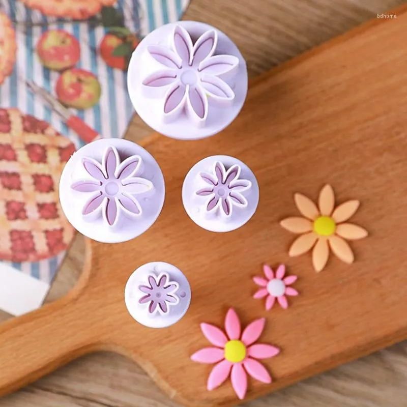 Moldes de cozimento 4pcs Wedding Daisy Flower Bolo de Flunger Fondant Cookie Cutter Mold Plum Decorating Biscuit Stamps Tools