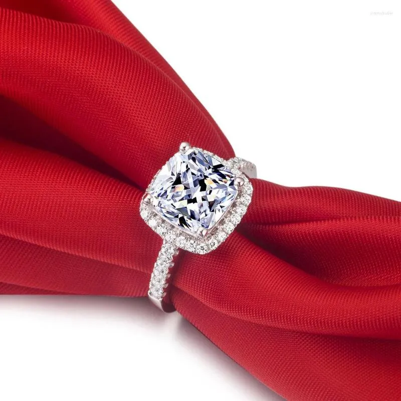 Pierścienie klastra 2ct poduszka moissanite diamentowy zaręczyny 18k biały złoto AU750 Pierścień Pierścień Wedding Prezent dla dziewczyn