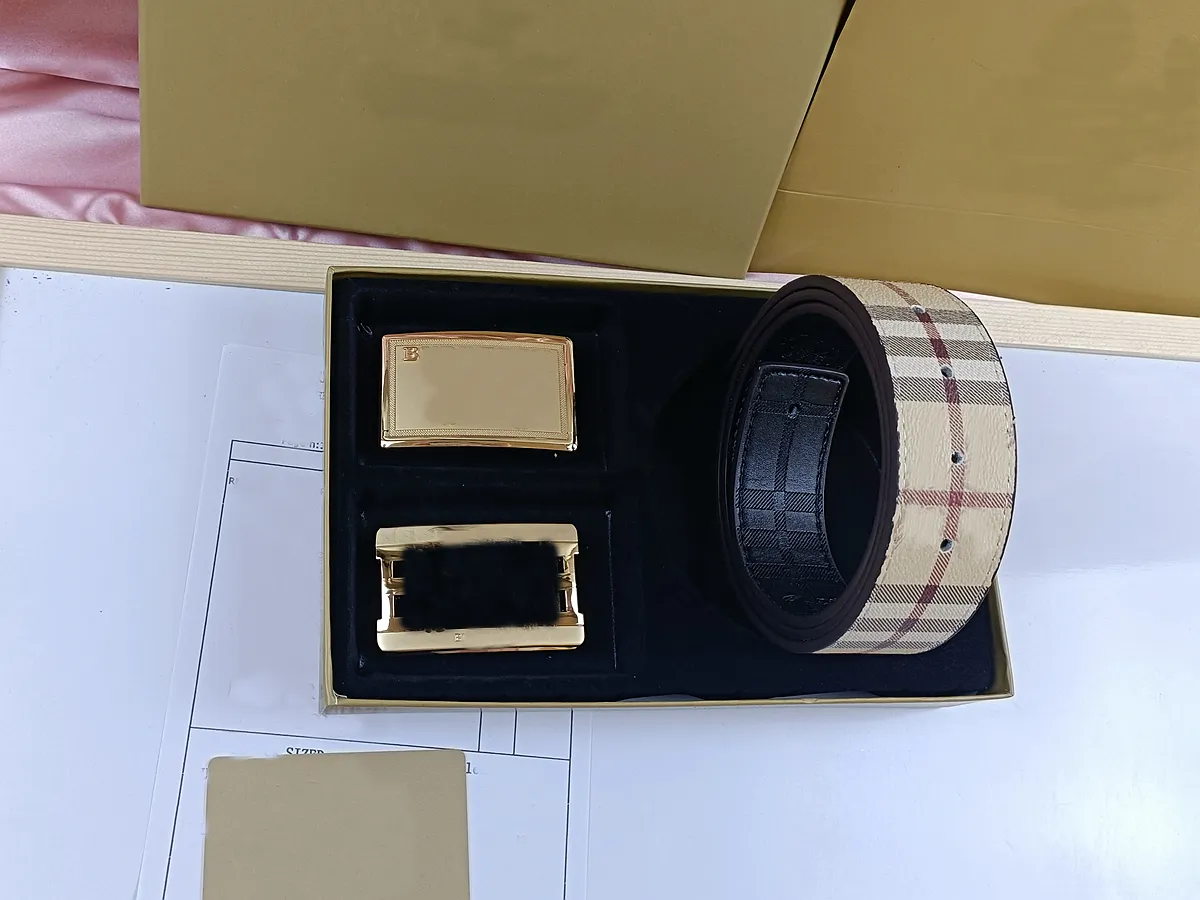 Cintura di design di lusso con doppia fibbia Cinture da donna in vera pelle di moda Cintura classica casual da uomo con doppia fibbia Confezione regalo