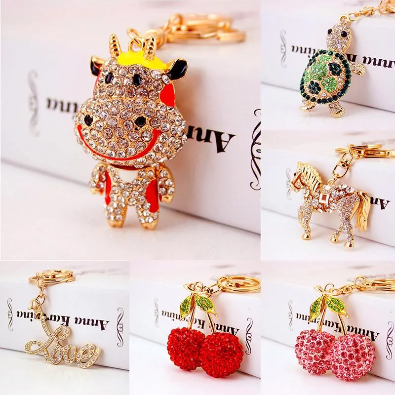 Keychains Animal for Women Cattle Tortoise Horse Love Pendant Key Chain Female Car Ring Holder Luxury Accessoarer