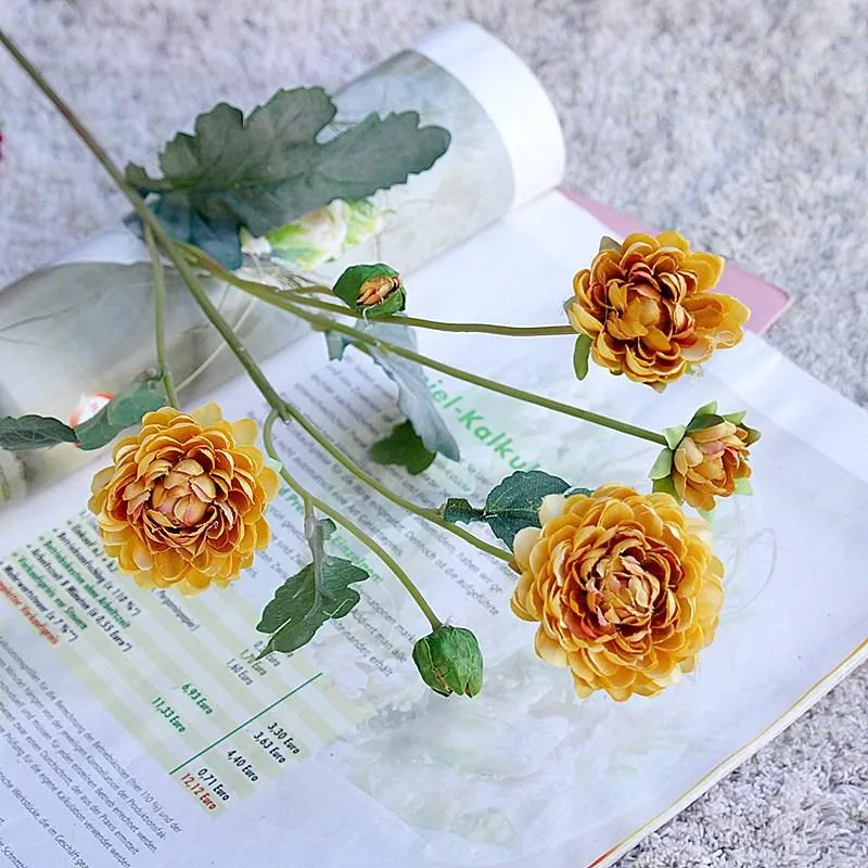 Dekorativa blommor retro höstdekorationer krysanthemum gren med grönt blad heminredning silke konstgjorda högkvalitativa flores kransar