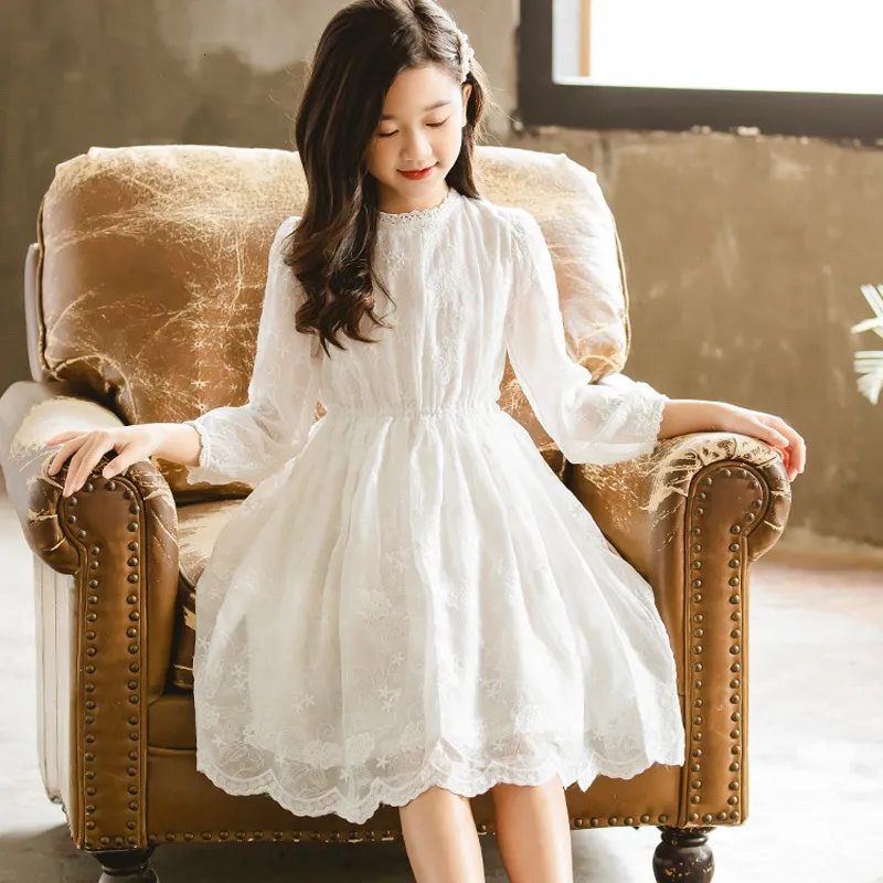 Robes de fille Style coréen filles robes en dentelle à manches longues belle fête enfants robe enfants filles vêtements DT463 230320