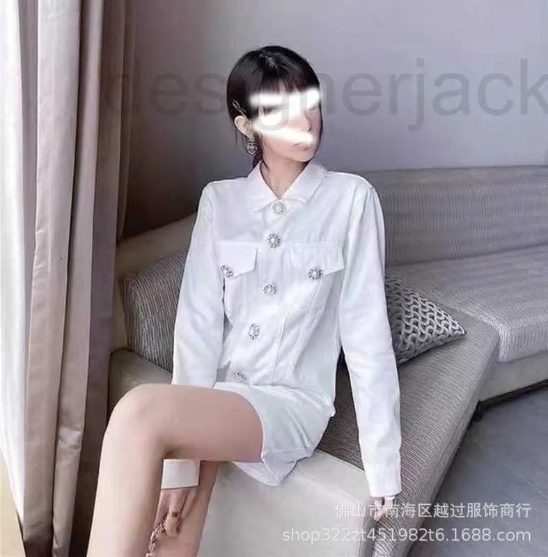 Dames Jackets Designer High Edition Yangmi dezelfde stijl bevat Rhinestone Lace Pearl Buckle White Denim Coat Polo losse jas Ddxe