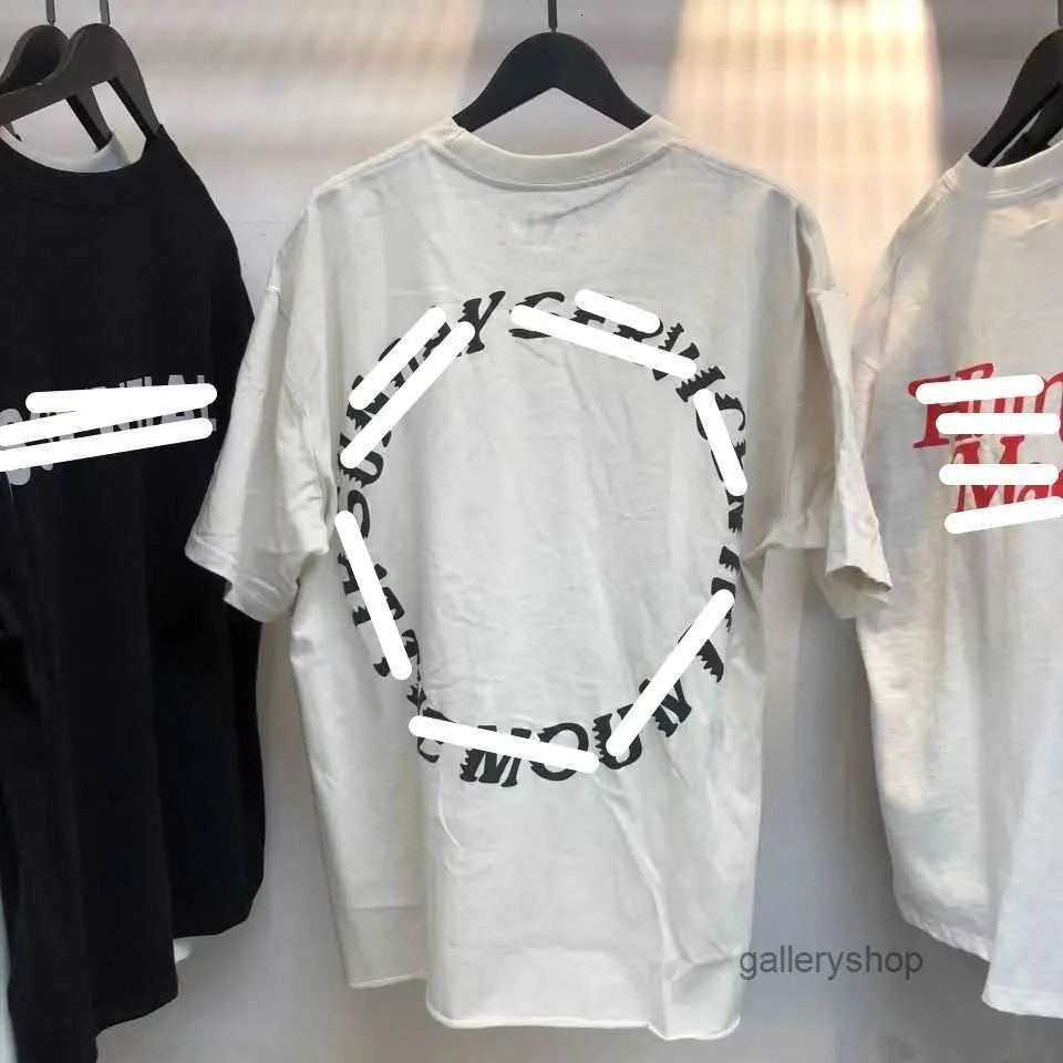 2023 디자이너 Kanyes Classic Mens 티셔츠 평화 비둘기 남성 여성 패션 하이 스트리트 남자와 여자 Tshirts 인쇄 천으로 만든 짧은 소매