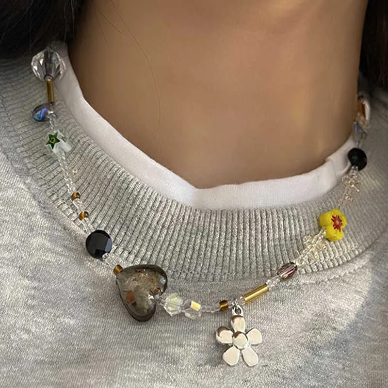 Pendant Necklaces Korean Flower Pendant Crystal Class Gravel Beaded Necklace For Women Cool Y2K Choker 2022 Fashion Jewelry Exquisite Accessory Z0321