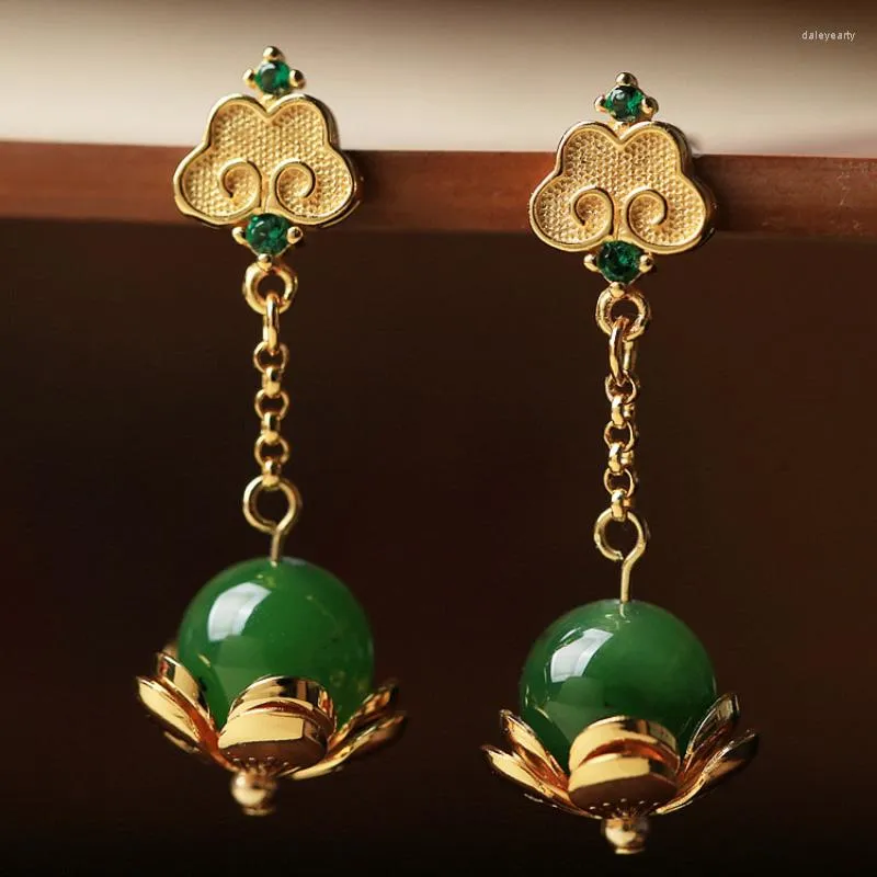 Orecchini pendenti in oro antico intarsio artigianale fiore di diaspro naturale Hetian per le donne gioielli in stile cinese vintage con perline Ruyi Eardrop