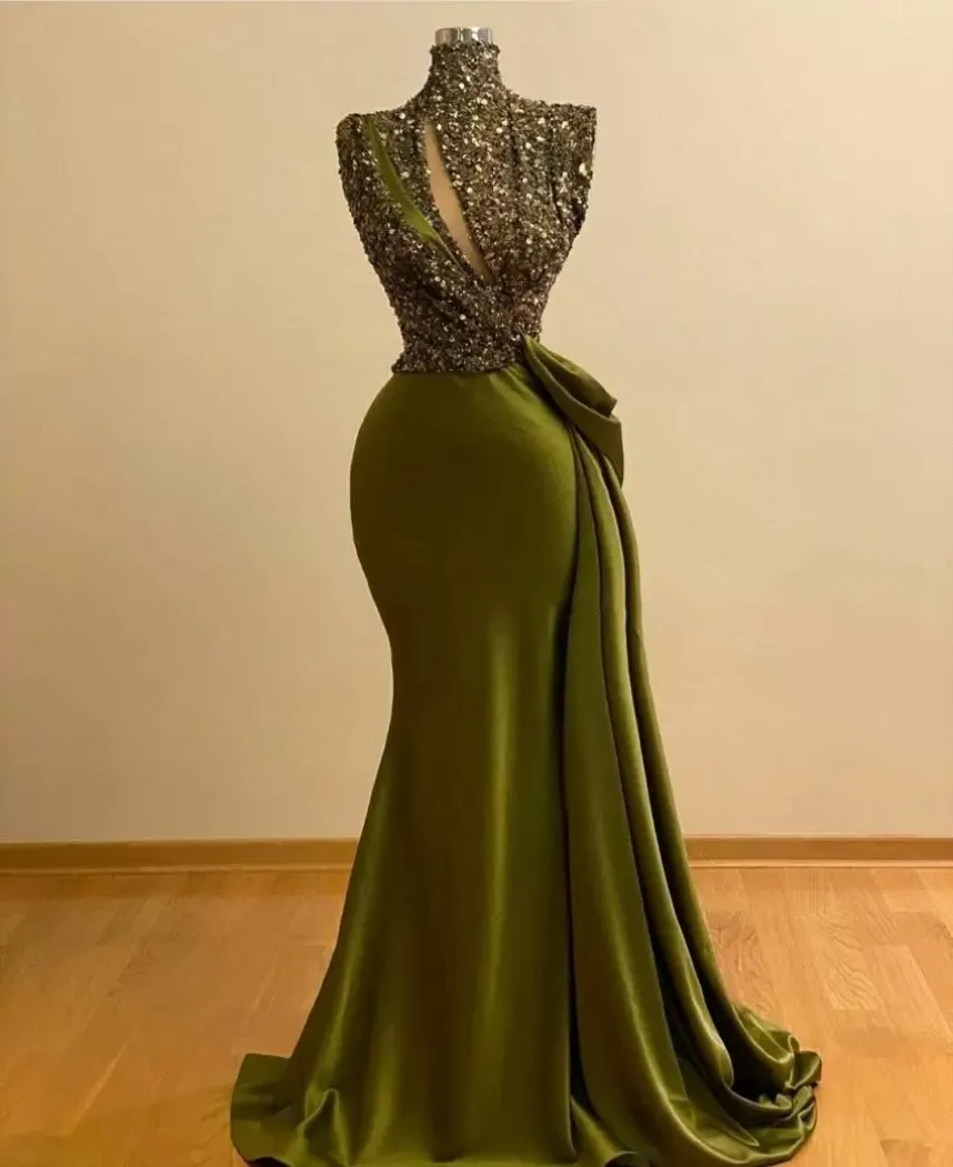 Olive Green Satin Mermaid Avondjurken Hoge nek Koer Applique Ruched Court Train Formele avondfeestjes Draag Pro -jurken BC11366