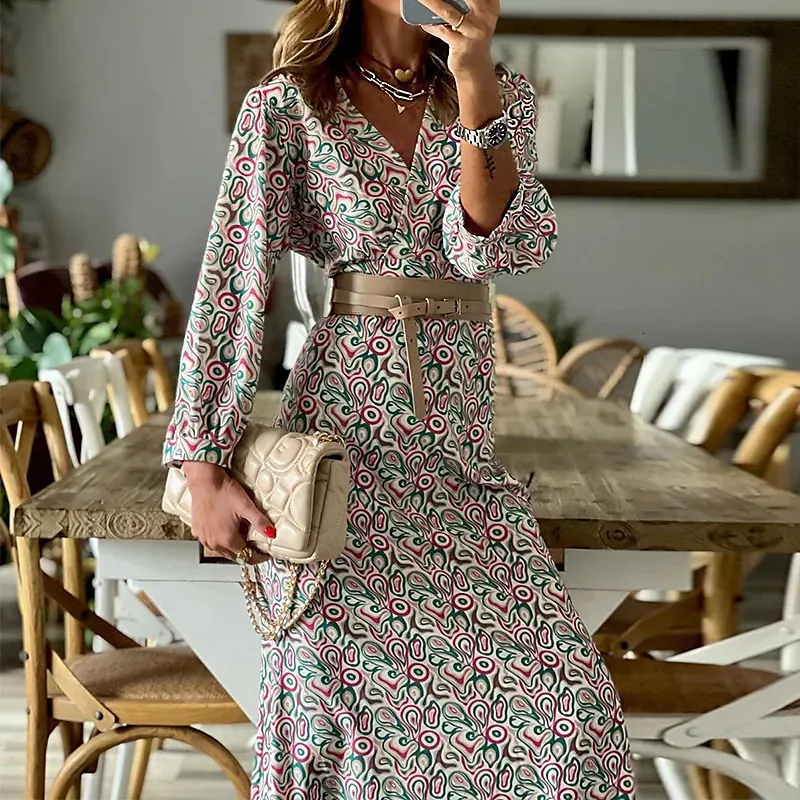 Women's Casual Long Sleeve A-Line Maxi Dress - Autumn Floral Print, V-Neck,  Boho Style