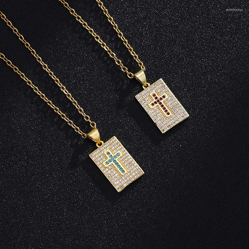 Hänghalsband Europa och Amerika Small Cross Cubic Zircon Halsband för kvinnor Rostfritt stålkedja Fashion Religion Jewelry