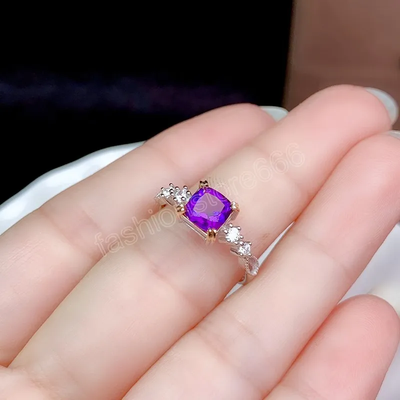 Trendiga klassiska damer Purple Square Geometric Crystal Female Ring for Women Party Jewelry Accessories