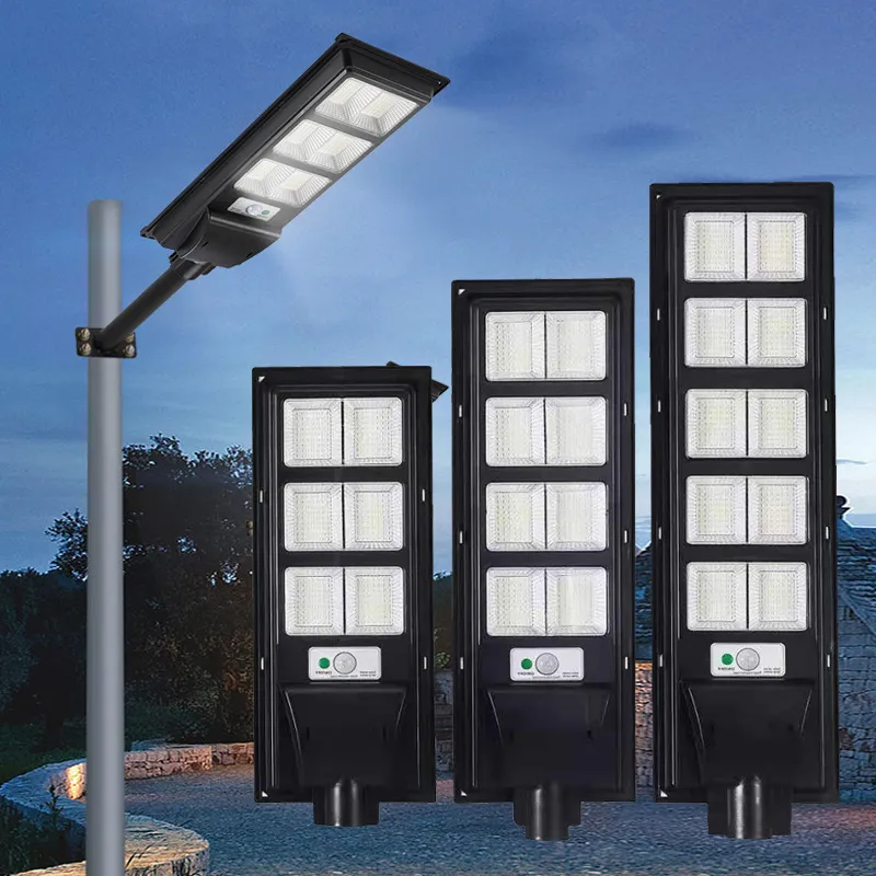 屋外コマーシャル400W 500W 600W LEDソーラーストリートライトIP67夕暮れから夜明けの道路ランプポールクレスチック168